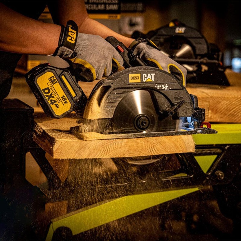 CAT DX53 18Volt 4.0Ah 185mm Kömürsüz Profesyonel Daire Testere CAT DX53 18Volt 4.0Ah 185mm Kömürsüz Profesyonel Daire Testere