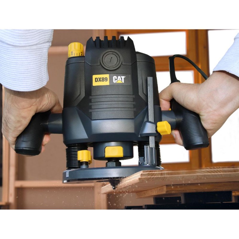 CAT DX89 2100Watt 12mm Profesyonel El Frezesi CAT DX89 2100Watt 12mm Profesyonel El Frezesi