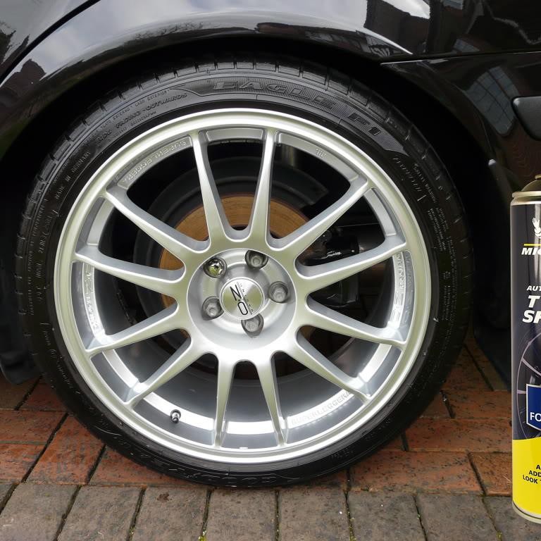 Michelin MC31432 520ml Lastik Parlatıcı Sprey Michelin MC31432 520ml Lastik Parlatıcı Sprey