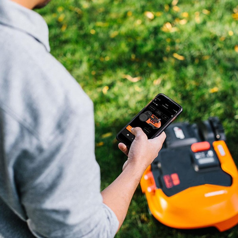 WORX WR130E 20Volt 2.0Ah. 18CM LANDROID Tam Otonom Kömürsüz Çim Biçme Robotu WORX WR130E 20Volt 2.0Ah. 18CM LANDROID Tam Otonom Kömürsüz Çim Biçme Robotu