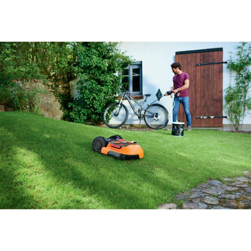 WORX WR155E 20Volt 5.0Ah. 22CM LANDROID Tam Otonom Kömürsüz Çim Biçme Robotu WORX WR155E 20Volt 5.0Ah. 22CM LANDROID Tam Otonom Kömürsüz Çim Biçme Robotu