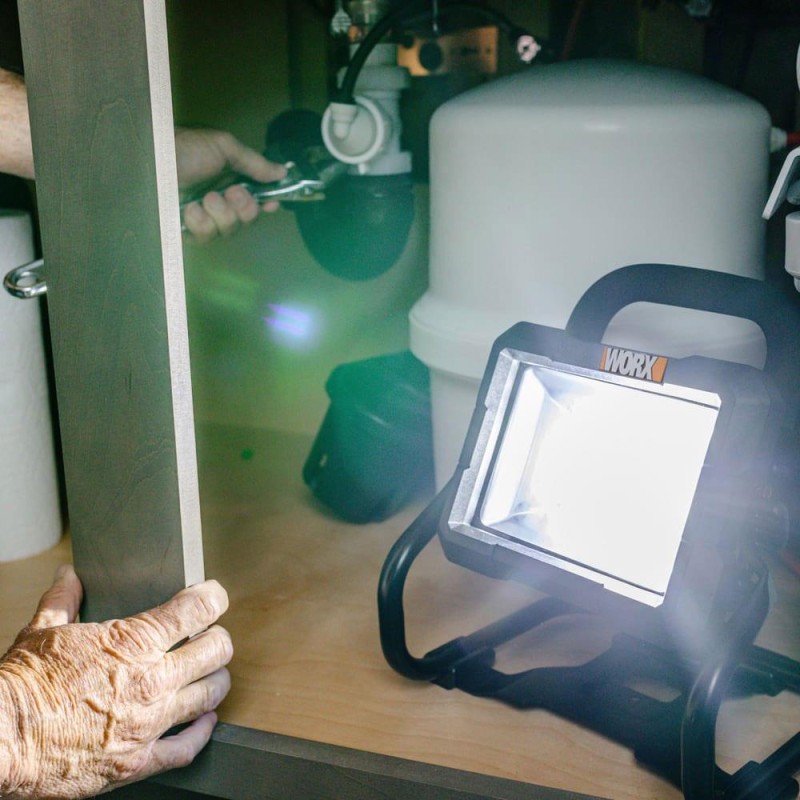 WORX WX026.9 20Volt 1500 Lümen Profesyonel Led Projektör (Akü Dahil Değildir) WORX WX026.9 20Volt 1500 Lümen Profesyonel Led Projektör (Akü Dahil Değildir)